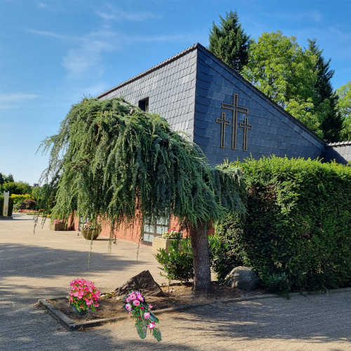 Trauerhalle des Evangelischen Friedhofs Wanne-Mitte am Haupteingang an der Claudiusstraße.